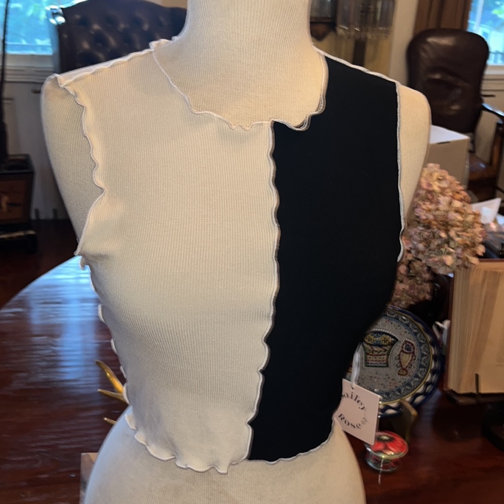 Bailey Rose Two Tone Ribbed Tank - Picture 9 of 12